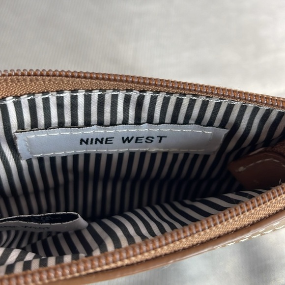 Nine West Patent Faux Leather Wallet Wristlet Minimalist Black Tan Zipper Logo - Picture 7 of 8